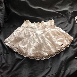 💋White Scallop Lace Abercrombie&Fitch skirt💋